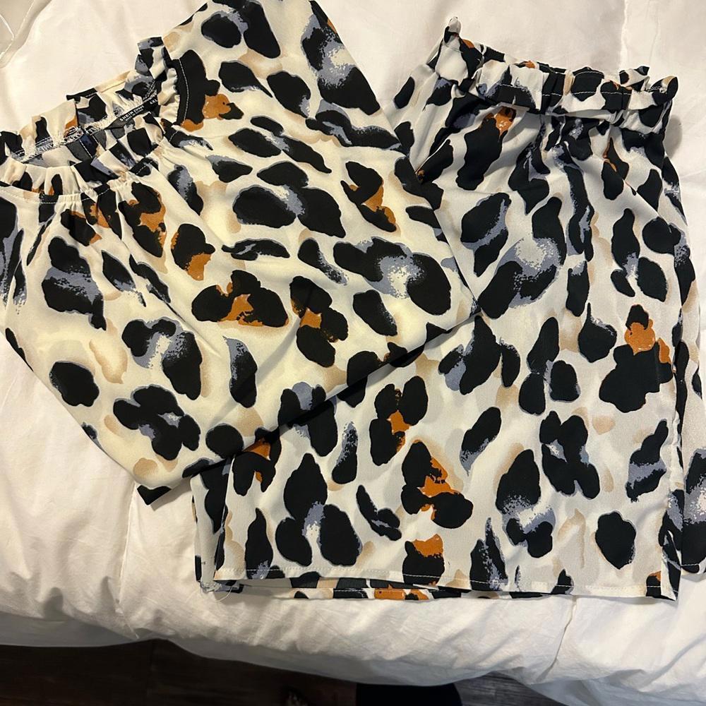 Blouse and Short Set - Picture 2 of 6